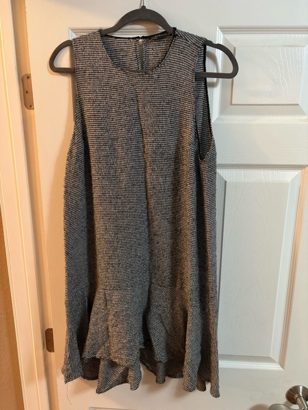 ZARA woman black white patterned sleeveless mini dress 10% wool size medium